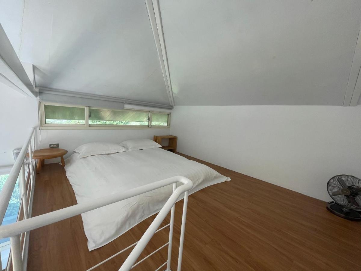 Golden101 Bed And Breakfast Джиуфен Екстериор снимка