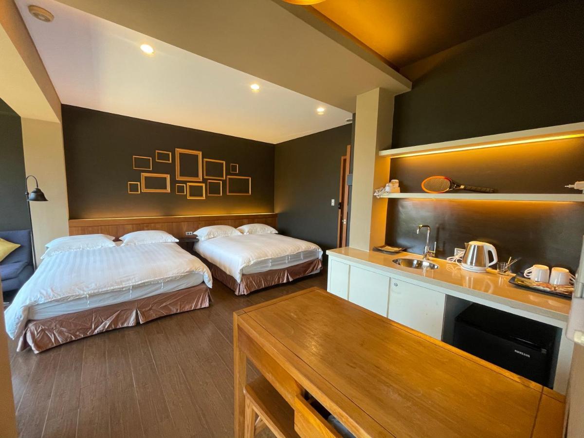 Golden101 Bed And Breakfast Джиуфен Екстериор снимка