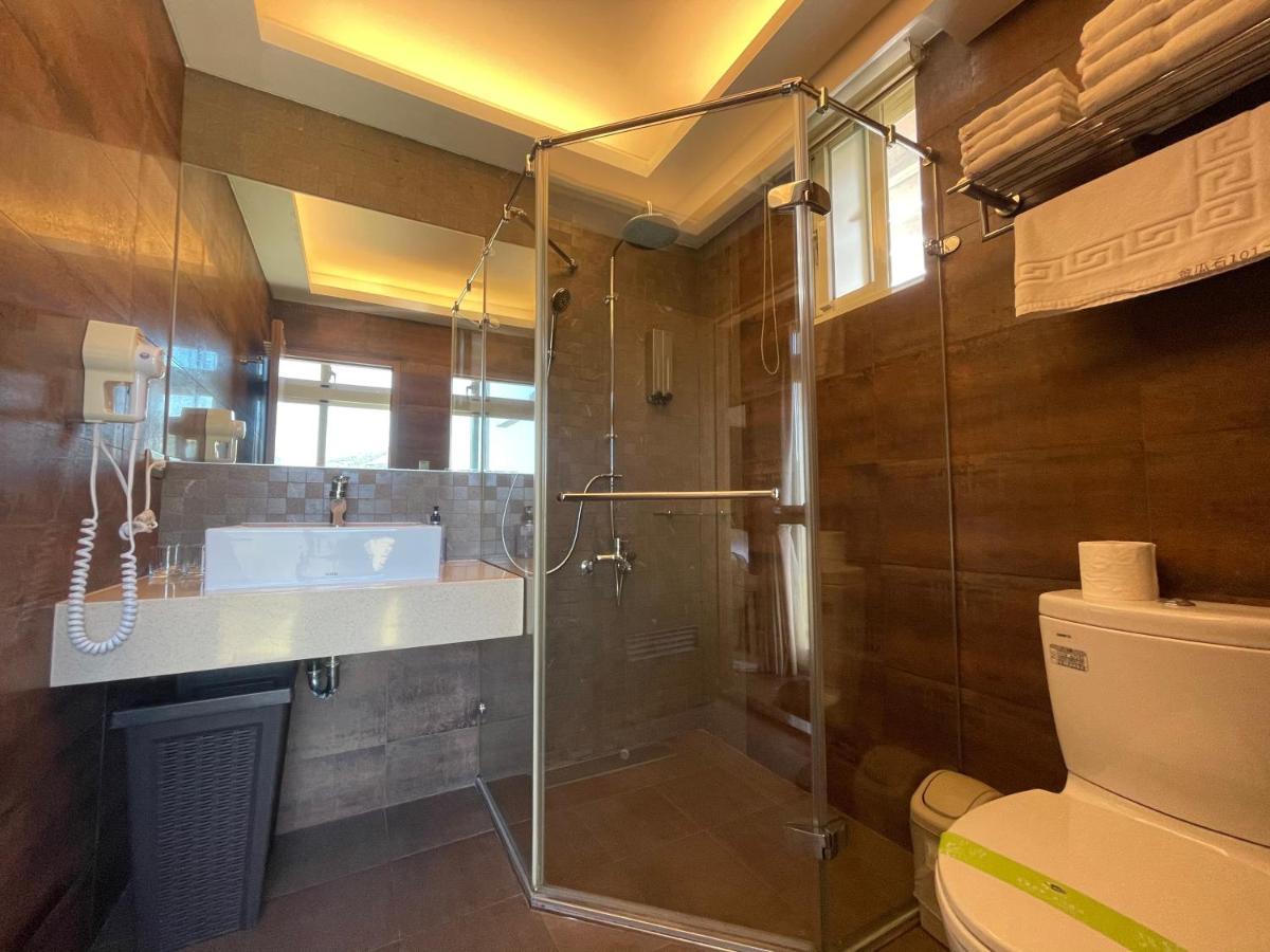 Golden101 Bed And Breakfast Джиуфен Екстериор снимка