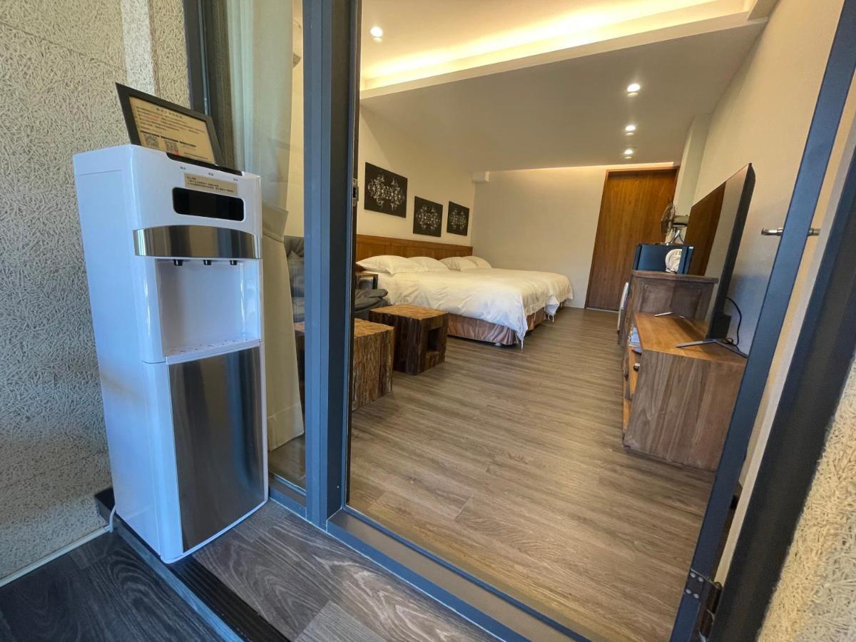 Golden101 Bed And Breakfast Джиуфен Екстериор снимка