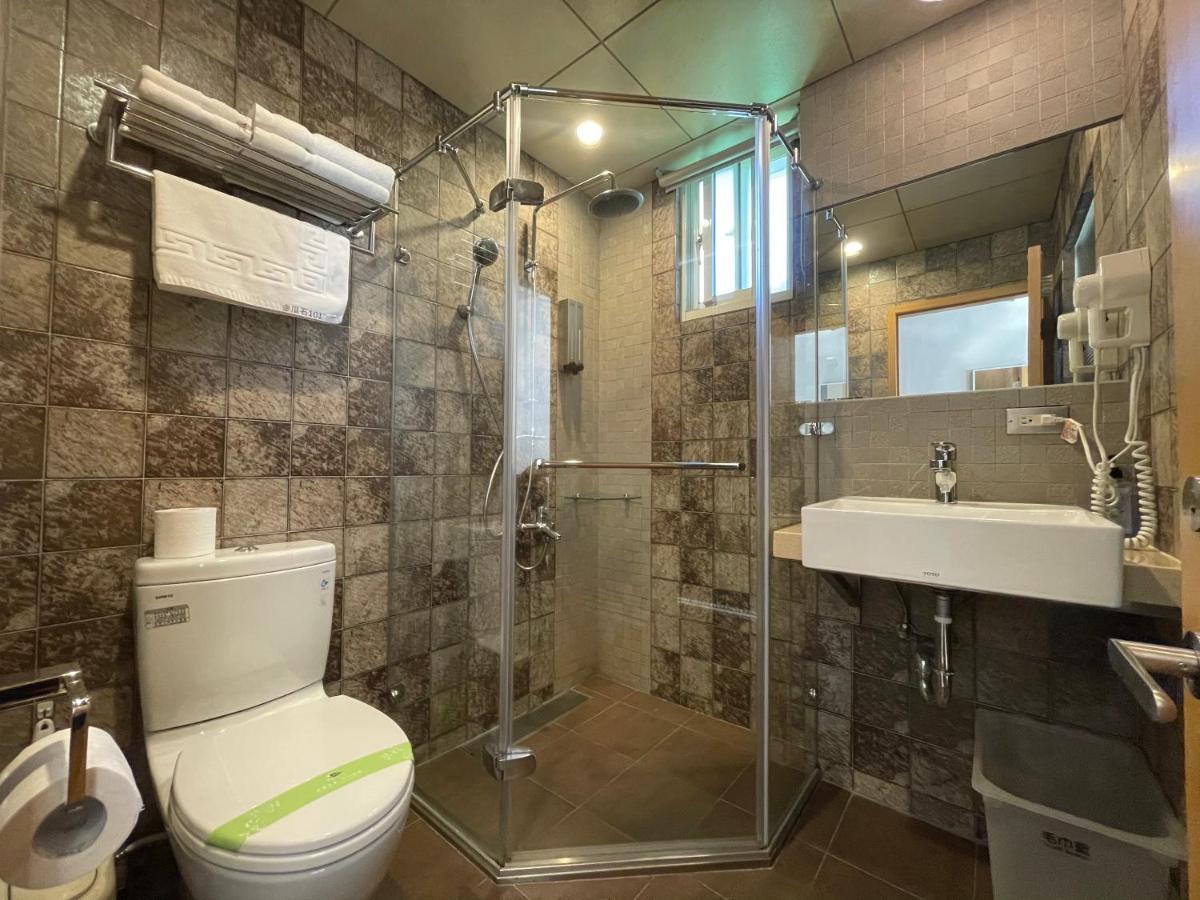 Golden101 Bed And Breakfast Джиуфен Екстериор снимка