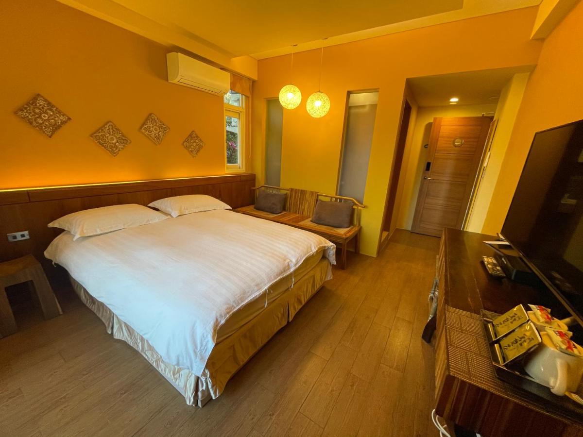 Golden101 Bed And Breakfast Джиуфен Екстериор снимка