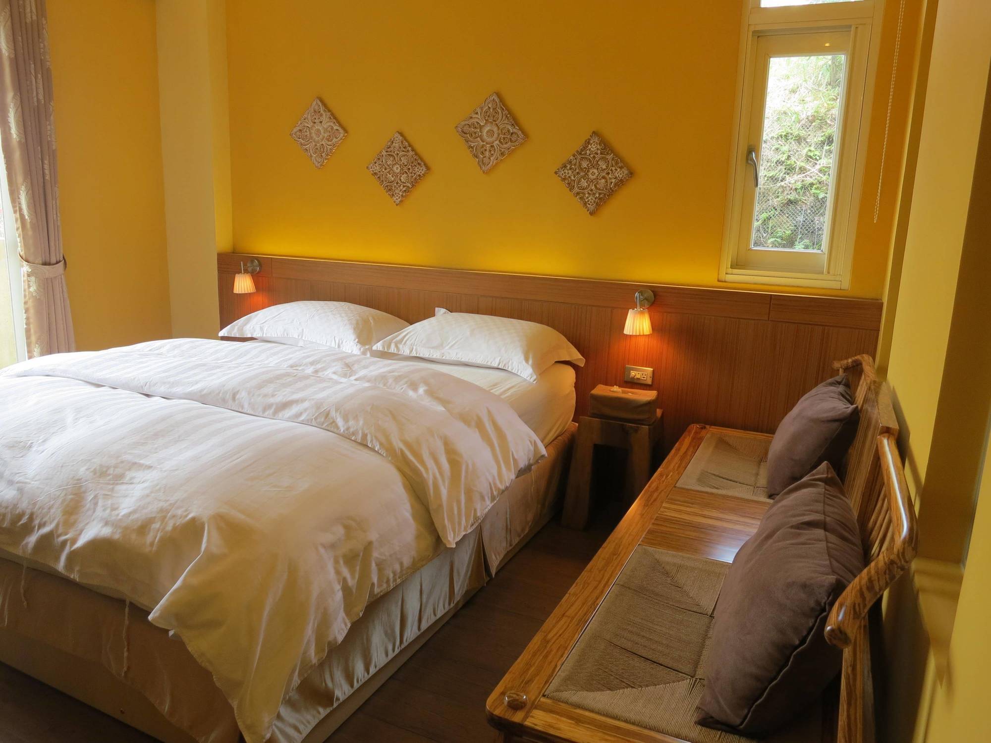 Golden101 Bed And Breakfast Джиуфен Екстериор снимка
