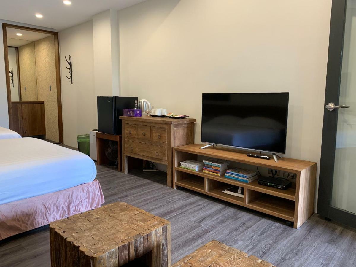 Golden101 Bed And Breakfast Джиуфен Екстериор снимка